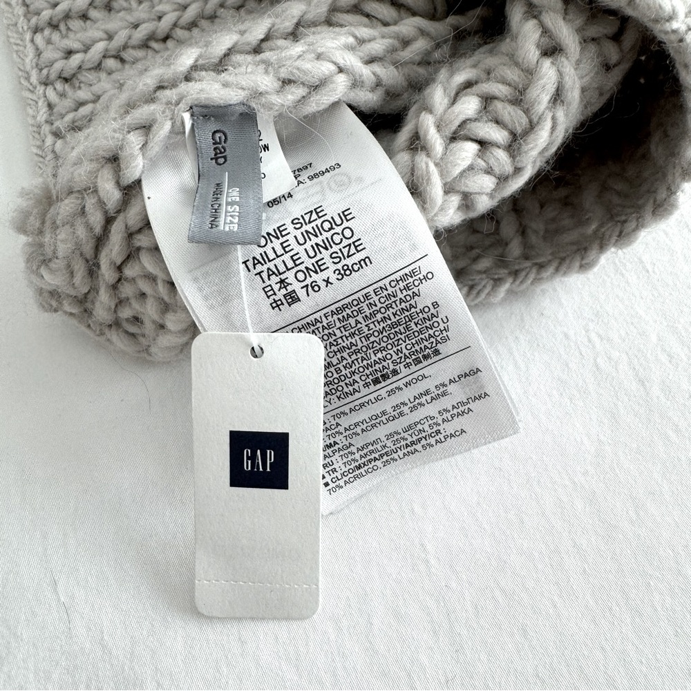 Gap Rib Stitch Cowl - Picture 3 of 6